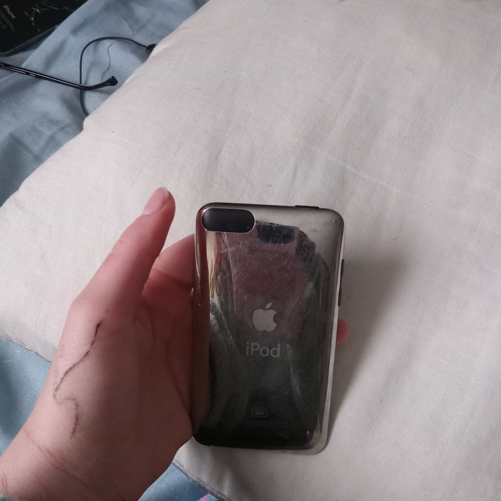 IPod - Picture 5 of 9